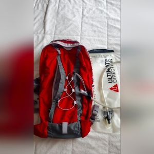 NEW - ULTIMATE DIRECTION Hydrapak with water bladder, Water Hydration Backpack